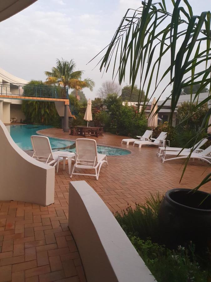 Breakers Motel Уангамата Екстериор снимка