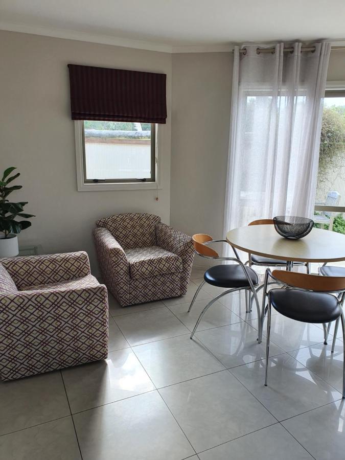 Breakers Motel Уангамата Екстериор снимка