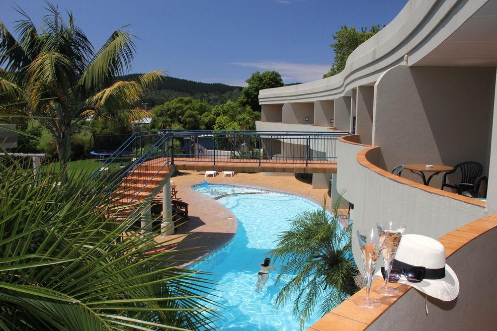 Breakers Motel Уангамата Екстериор снимка