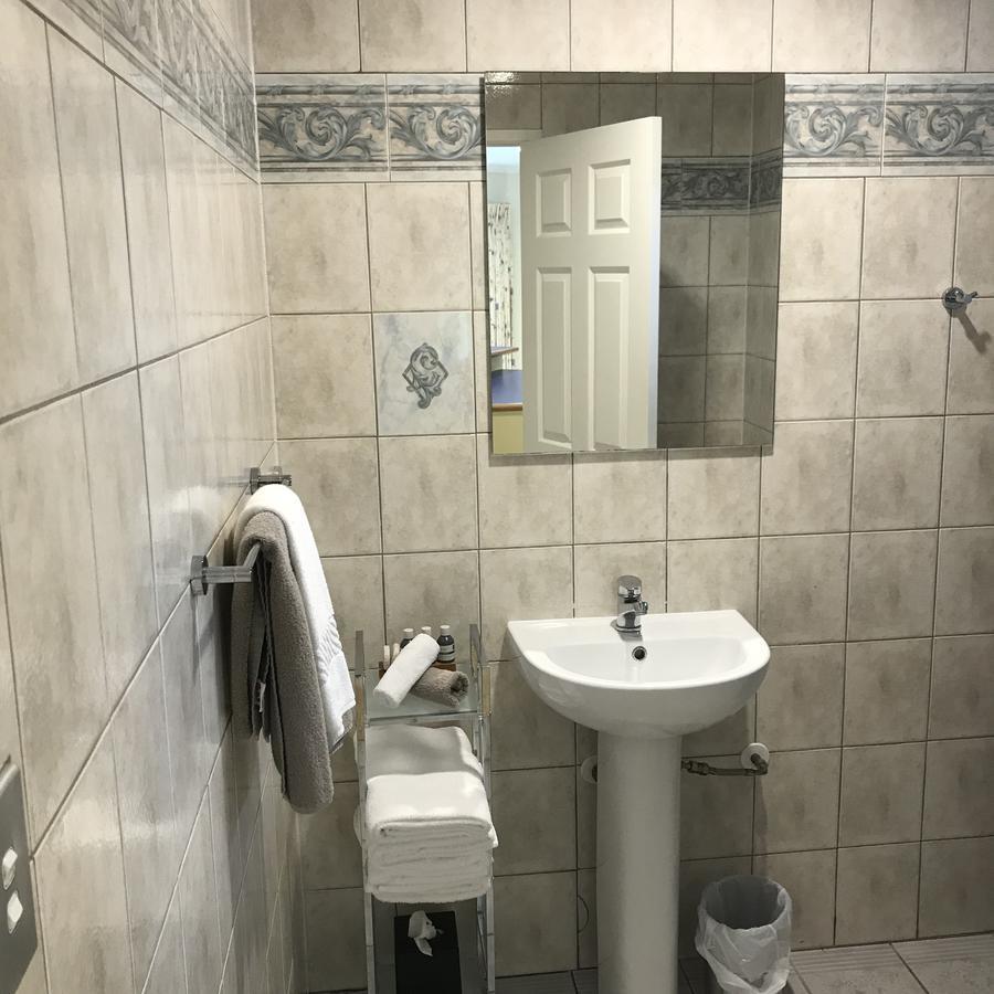 Breakers Motel Уангамата Екстериор снимка